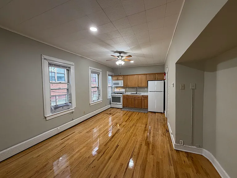 212 Plainfield Ave #2 — Photo 9