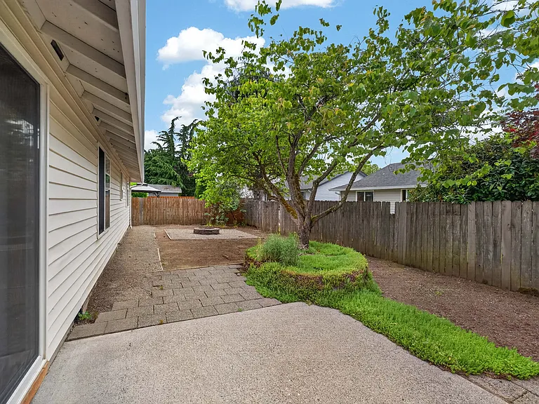 17005 NE 21st St — Photo 25
