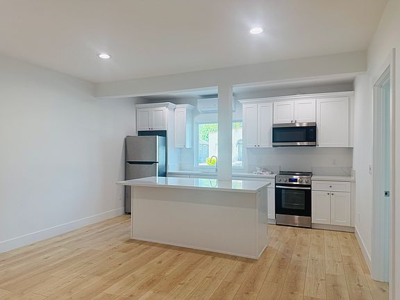 4th image of 3601 E Vermont St #18