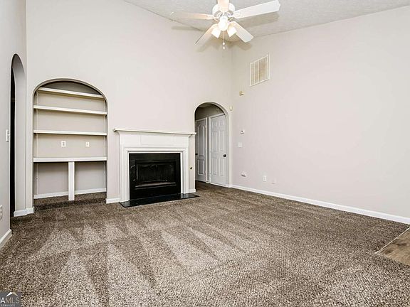 3rd image of 132 Misty Ridge Trl