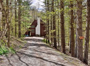 208 Great Hawk Road, Rochester, VT 05767