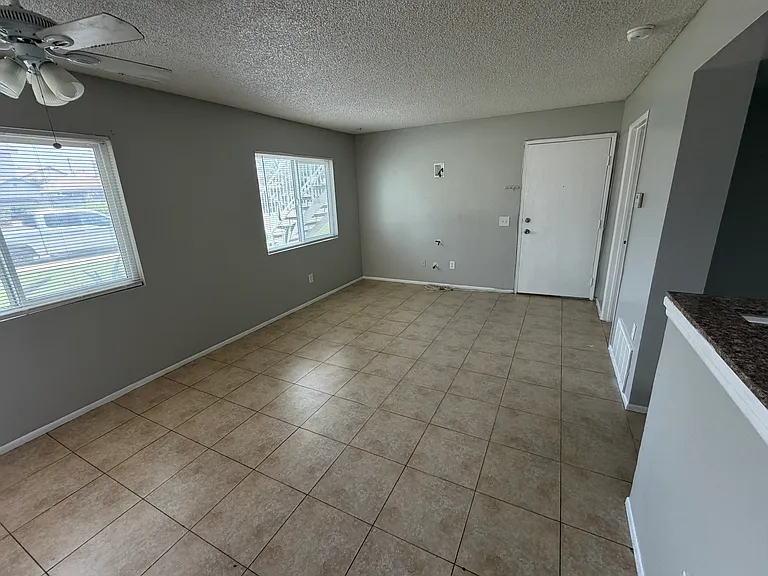 3732 Oak Creek Dr #E — Photo 4