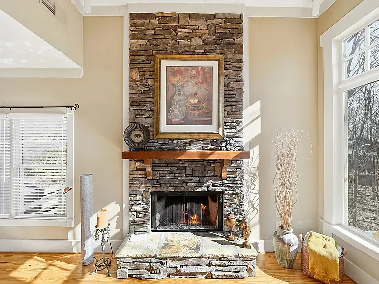 425 Sanderlin Mountain Dr — Photo 8