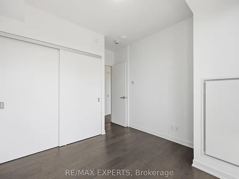 223 Saint Clair Ave W #1007 — Photo 10