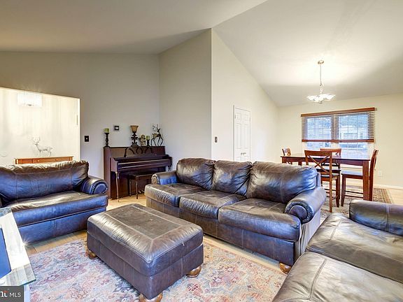 3rd image of 16028 Copen Meadow Dr