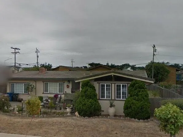 240 Peninsula Dr, Marina, CA 93933