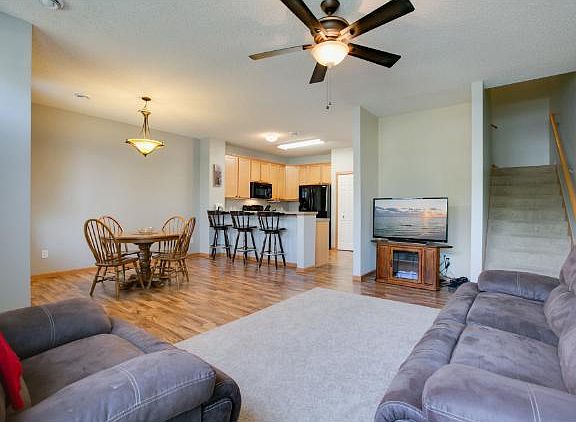 4th image of 15664 Emerald Dr N Unit 2
