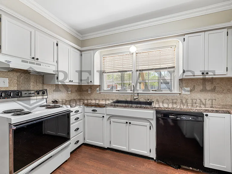 1440 N Community Dr — Photo 10