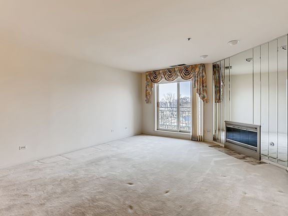 5th image of 4757 W Howard St #402B