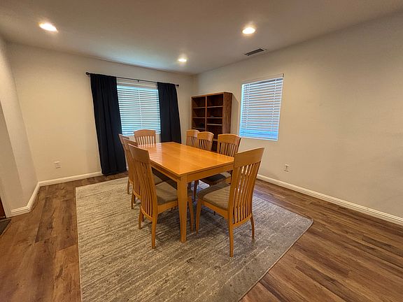 4th image of 306 E Cummings Ln