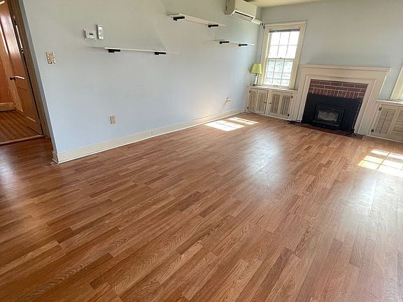 3rd image of 205 Quassaick Ave