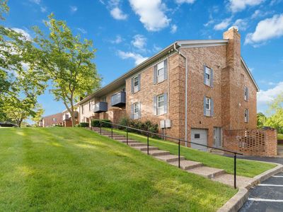 1060 Armstrong Mill Rd, Lexington, KY, 40517