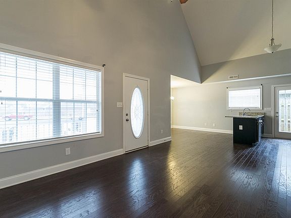 5th image of 1032 Hendricks Ct