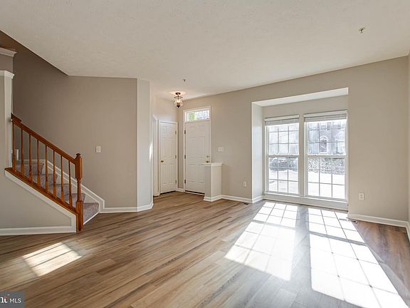 5th image of 2842 Settlers View Dr