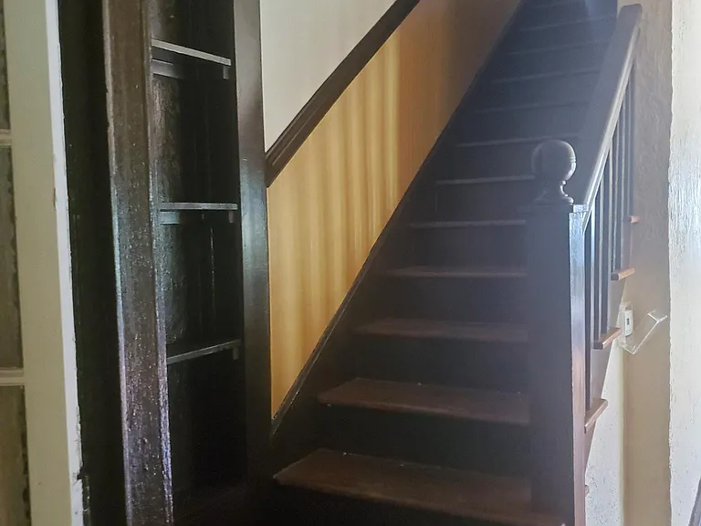 323 N Walnut St — Photo 9