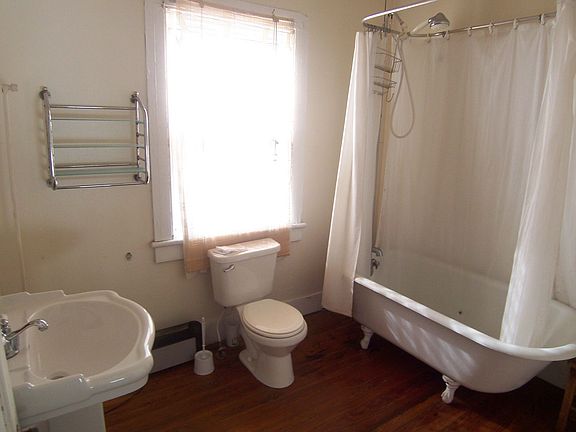 2nd image of 416 N 28th St