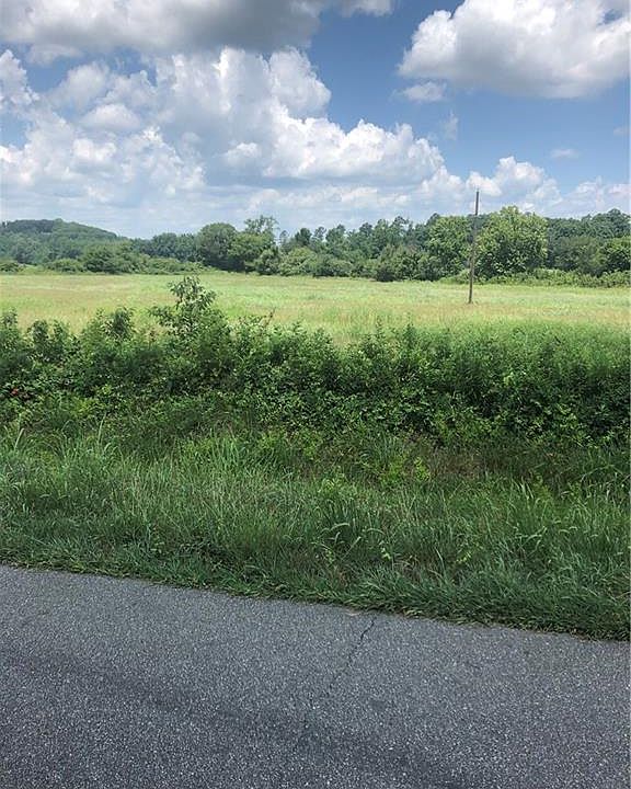 2nd image of 460 E Valley Rd NE