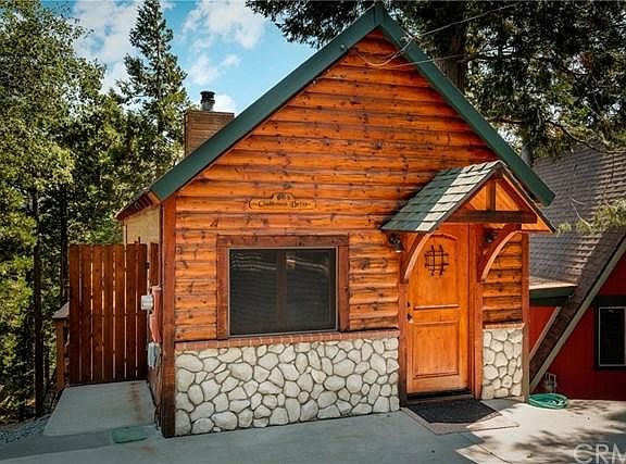 2nd image of 605 Clubhouse Dr