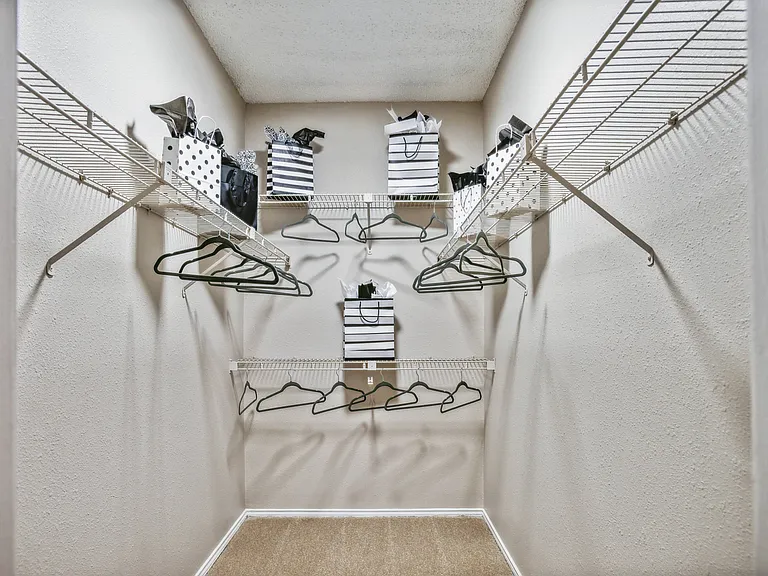 Spacious Walk-In Closets for Ultimate Organization