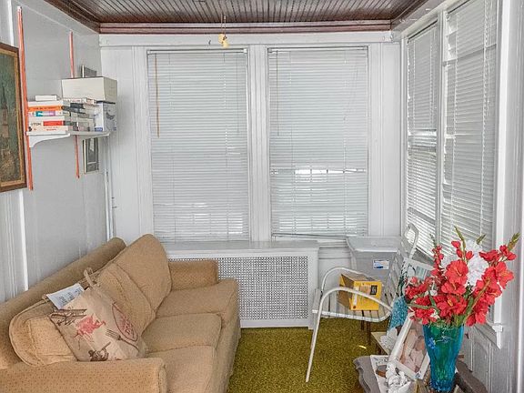 5th image of 92-42 190th St