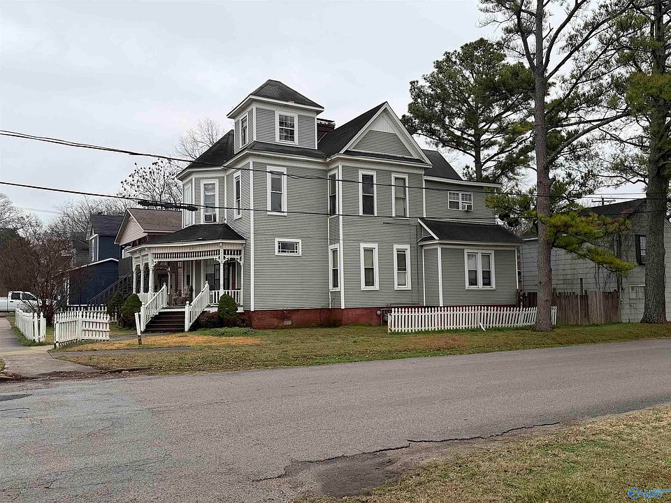 2nd image of 201 Prospect Dr SE