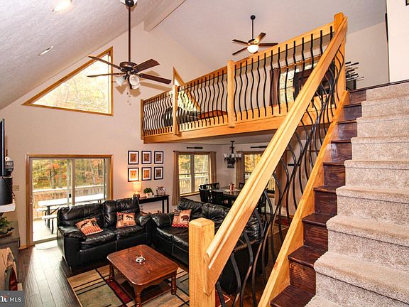 4th image of 195 Keats Ln