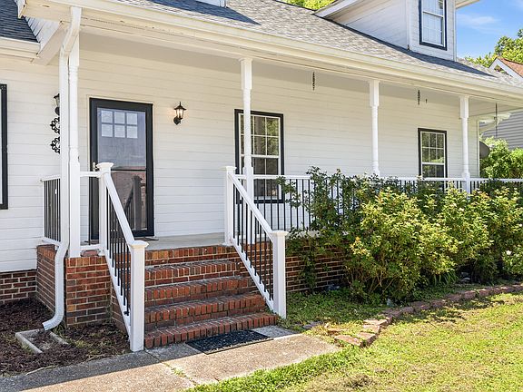 3rd image of 72 Sarah Lynn Ln