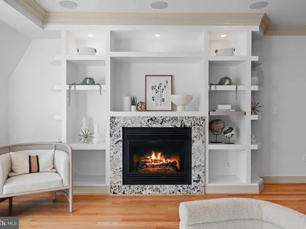 2448 Ontario Rd NW APT 4, Washington, DC 20009