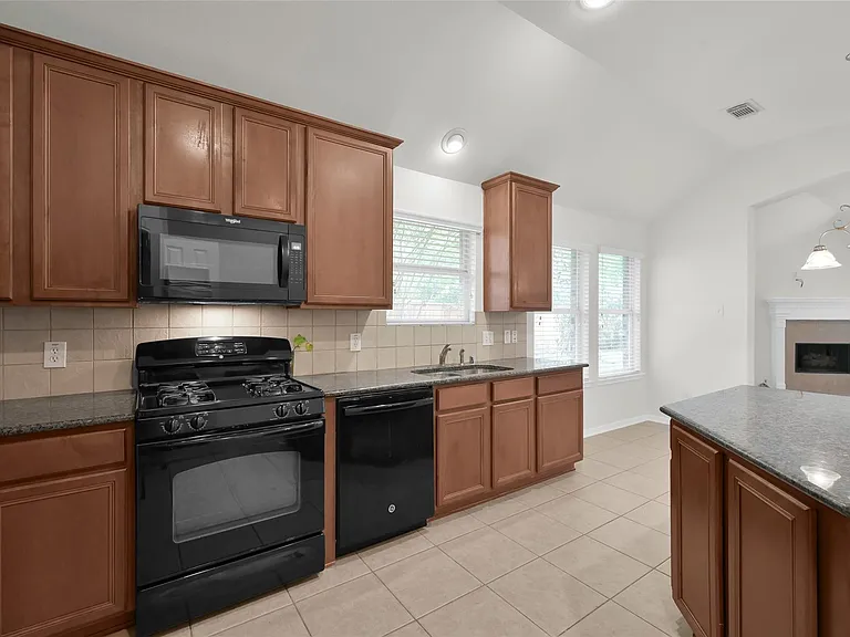 10 Barker Ridge Ct — Photo 7