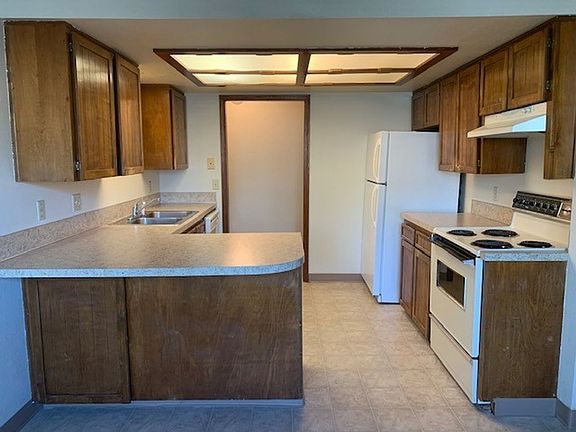 4th image of 2142 Maplewood Dr S