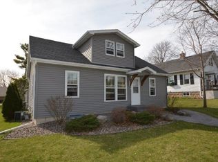 220 S 1st St, Mount Horeb, WI 53572