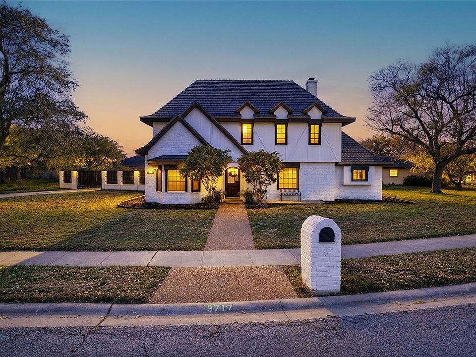 1st image of 3717 Castle River Dr