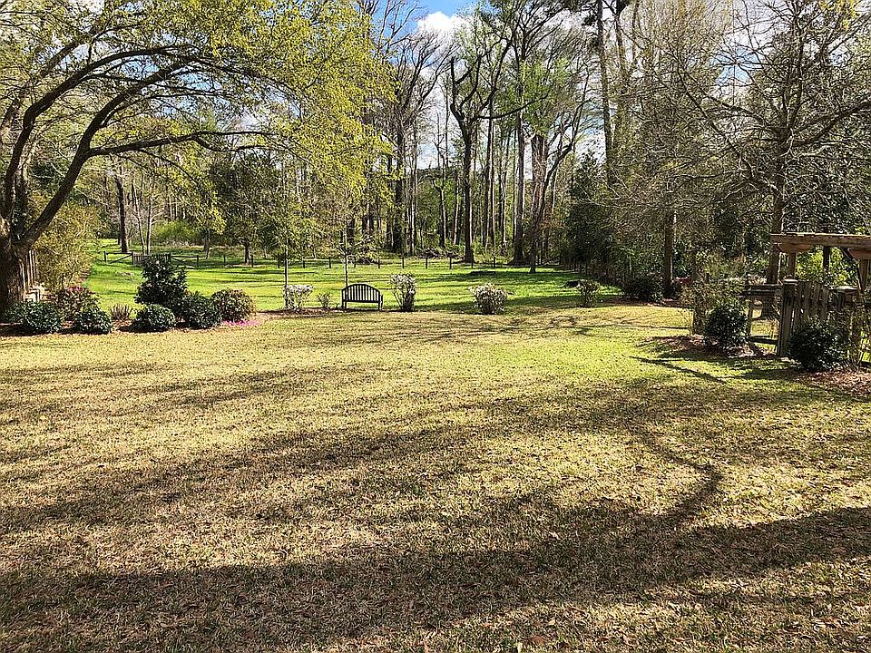2nd image of 426 Forest Hills Dr