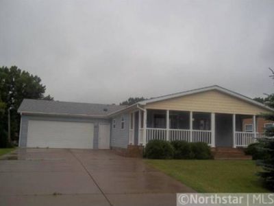 220 Knollwood St W, Annandale, MN, 55302
