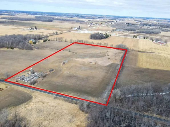 W3240 Court Rd, Chilton, WI 53014