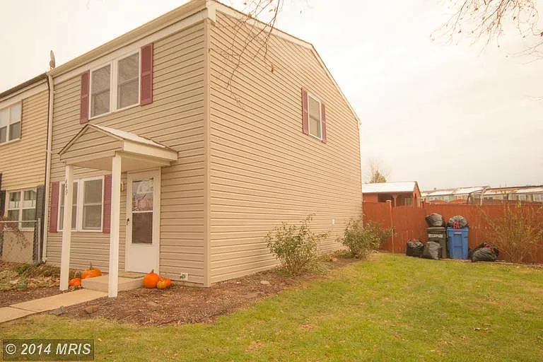 449 Berry Ct photo 1