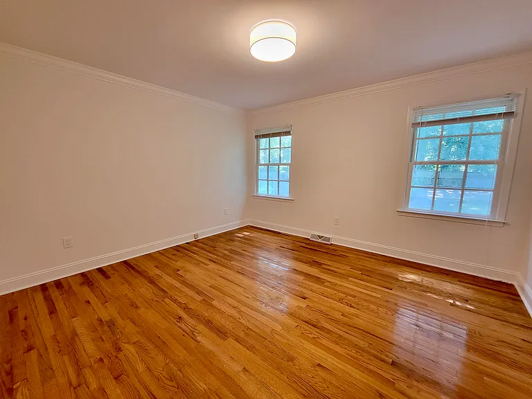 1003 Law Ln — Photo 18