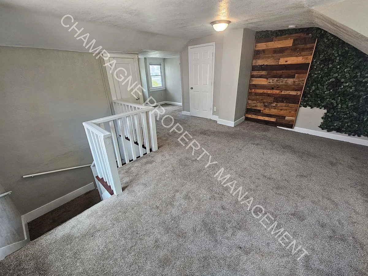 Building Photo - 4046 McGee St
