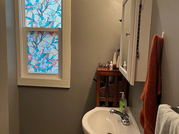 3rd image of 2525 Grand St NE #1