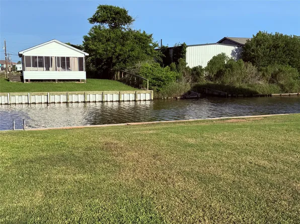 2041 County Road 201, Bay City, TX 77414