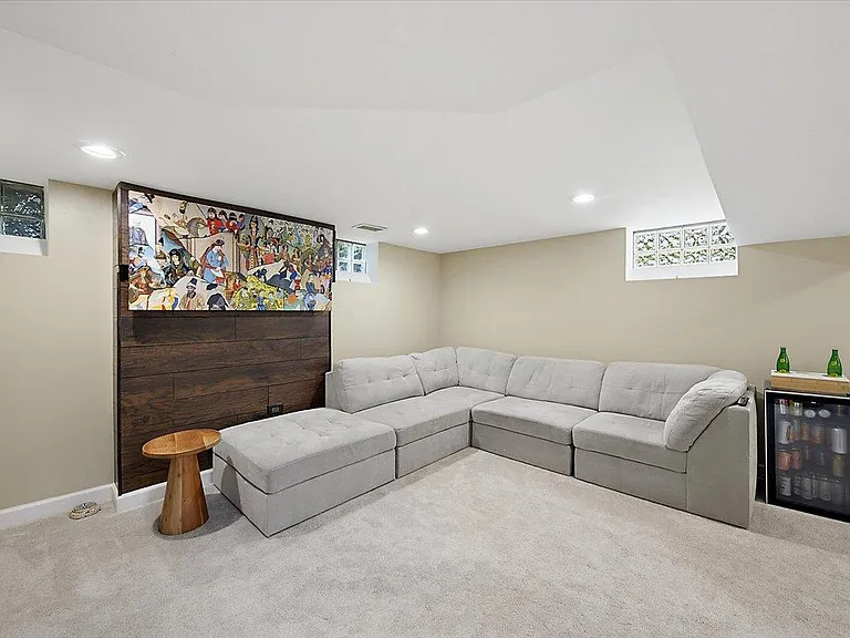 303 Midland Blvd — Photo 36