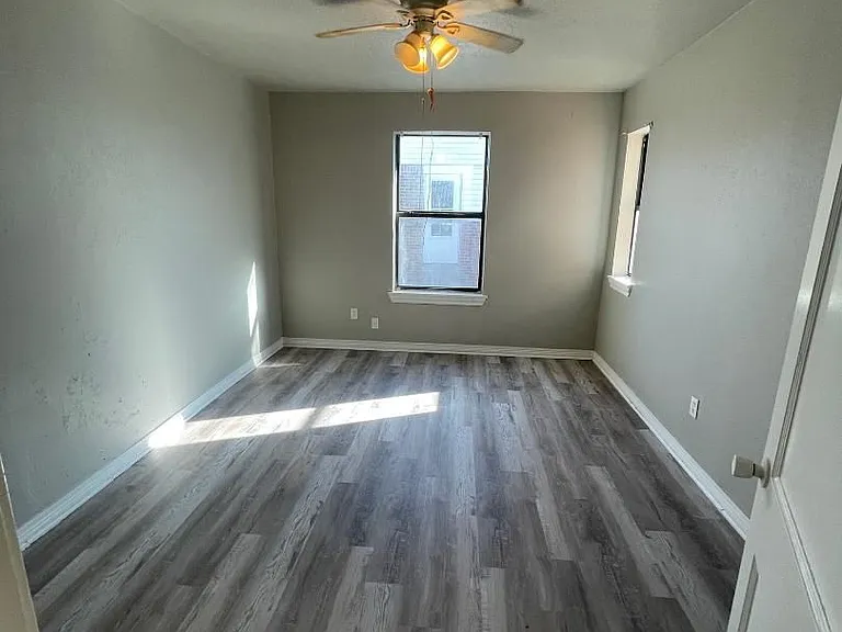 1008 E Arkansas St — Photo 2