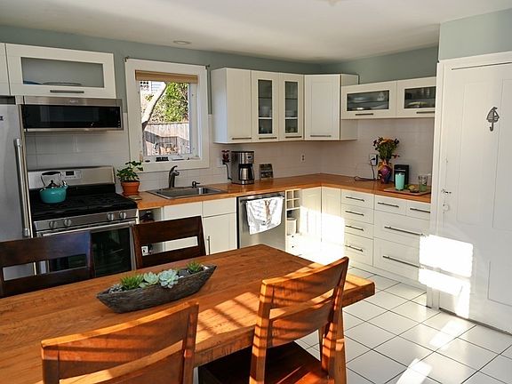 5th image of 28 Dove St #1
