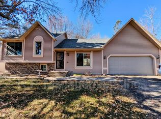 9203 Ranchview Ln N, Maple Grove, MN 55369