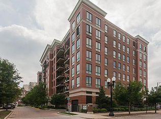 343 W Old Town Ct #P-7, Chicago, IL 60610
