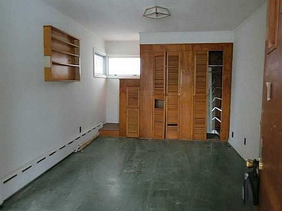 5th image of 1501 N High St