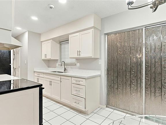 5th image of 125 Tamarack Ave