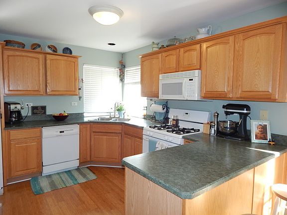 2nd image of 2461 Stanton Cir