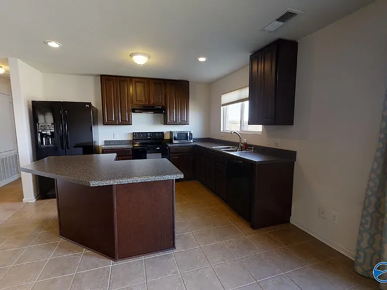 3477 Avalon Lake Dr — Photo 6