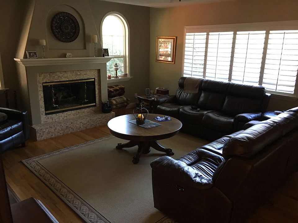 2nd image of 21331 Almaden Rd